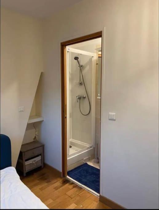 פריז Quiet And Spacious Apartment Near Champs Elysees מראה חיצוני תמונה